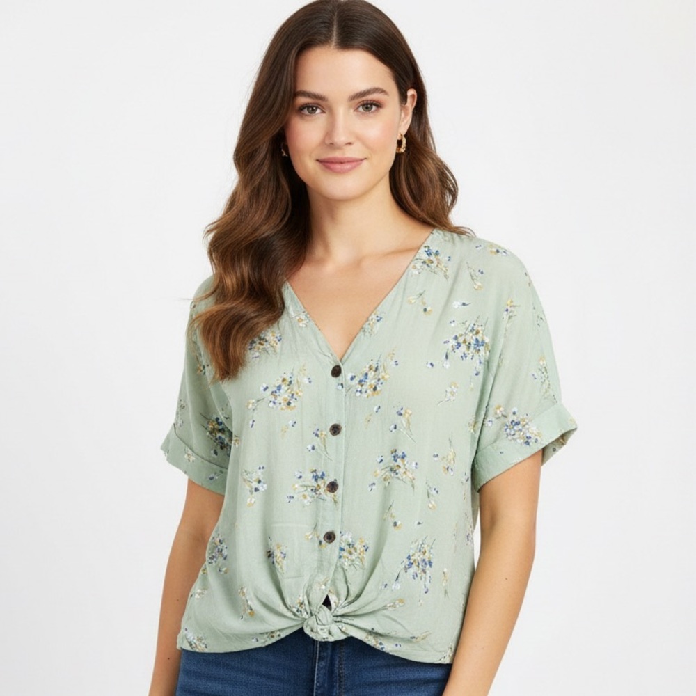 a.n.a Floral Blouse - Soft Green